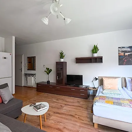 Urbannest I Lakowa60a شقة